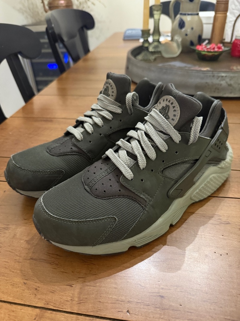 Nike Huarache Sneakers in Olive Green with Light Gray. Men’s 11